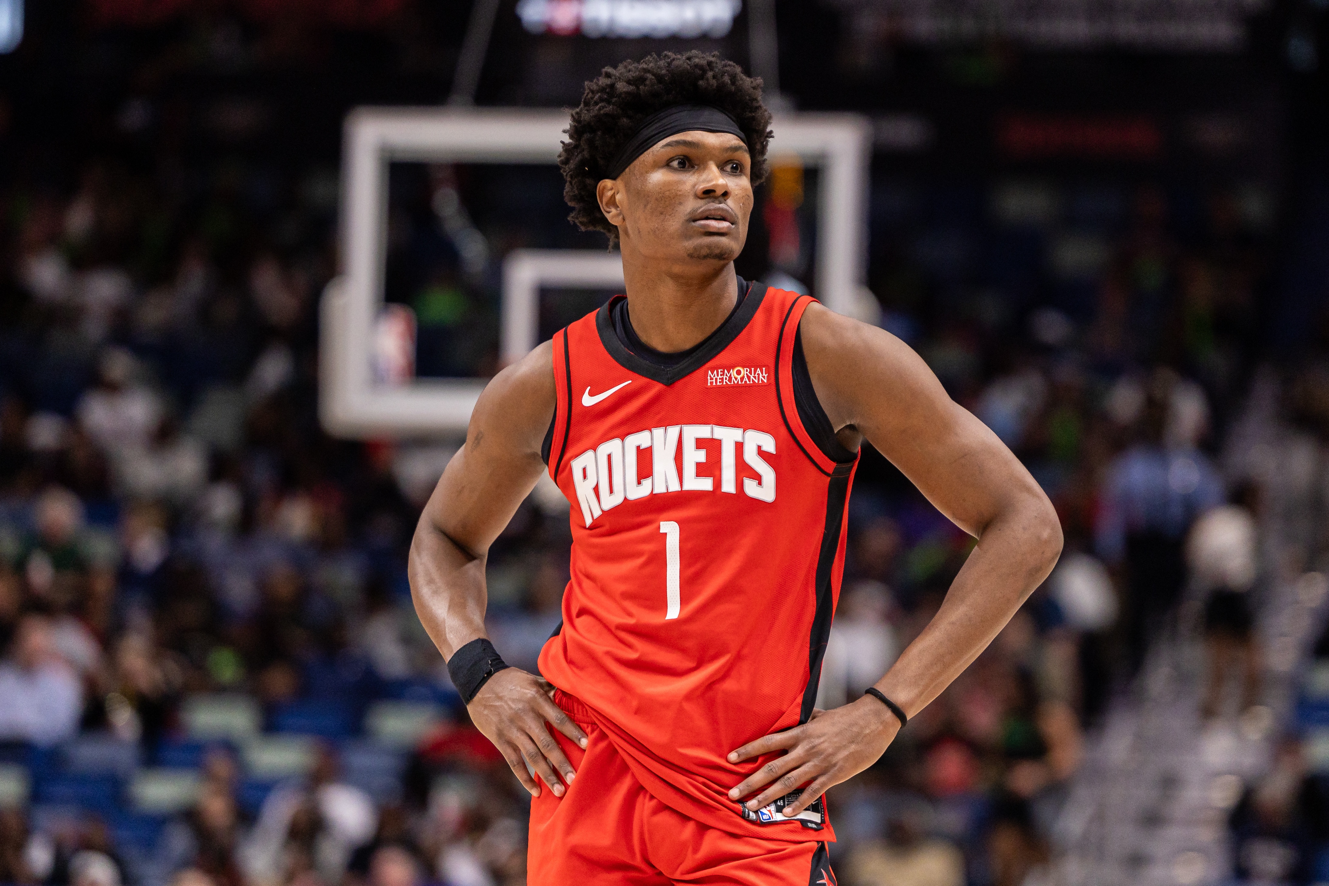 视频直播-少23次罚球&多21个篮板!火箭21分逆转太阳 肉搏投抢为季后赛托底